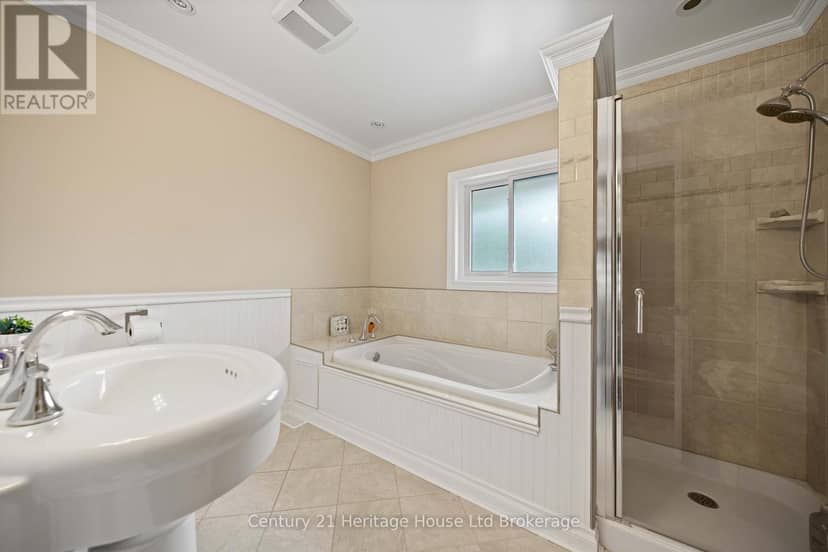 462 Rivercrest Drive — photo 15 of 40