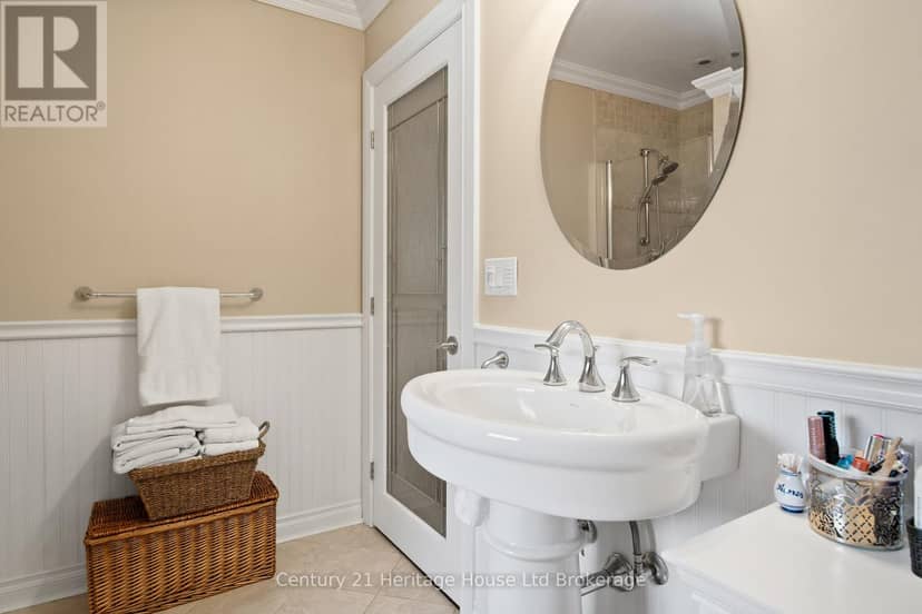 462 Rivercrest Drive — photo 16 of 40