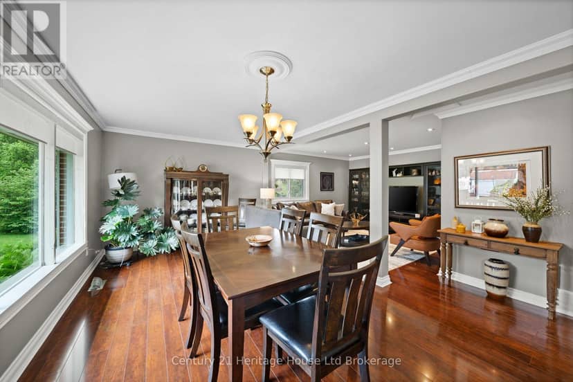 462 Rivercrest Drive — photo 9 of 40