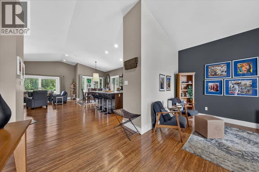 5210 Riverside Drive, Fairmont Hot Springs, photo 2