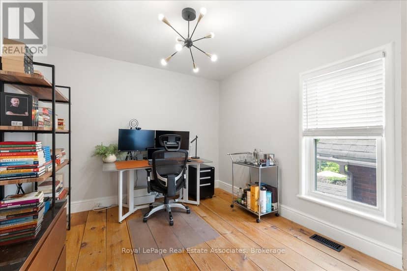 21 Peace Street — photo 22 of 40