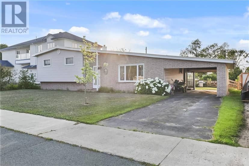 137 SIME Street, Espanola, photo 5