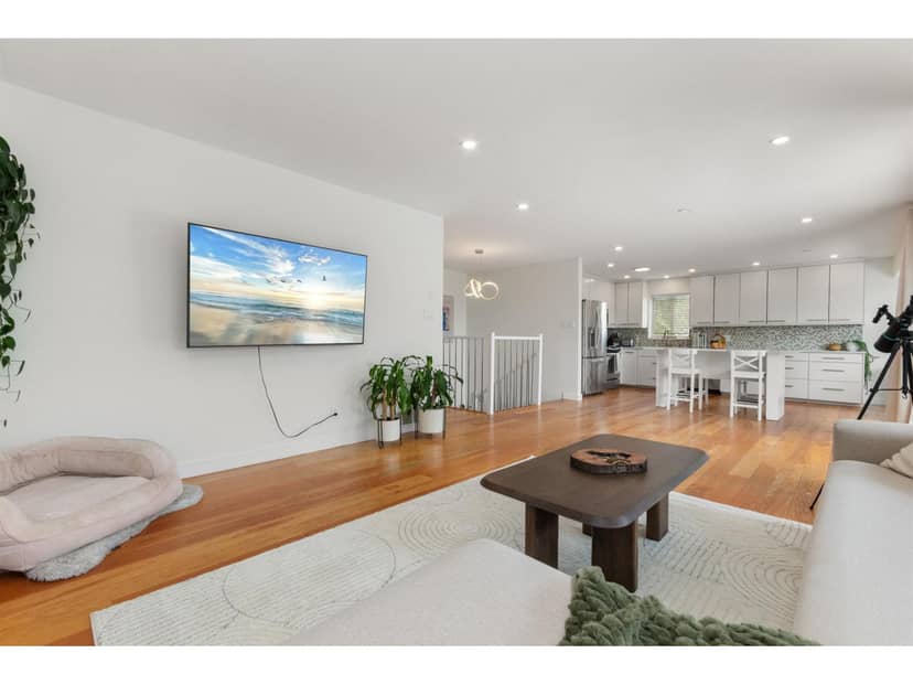 33483 BLUEBERRY DRIVE, Mission
