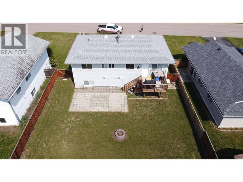 4423 HERITAGE CRESCENT, Fort Nelson, photo 2