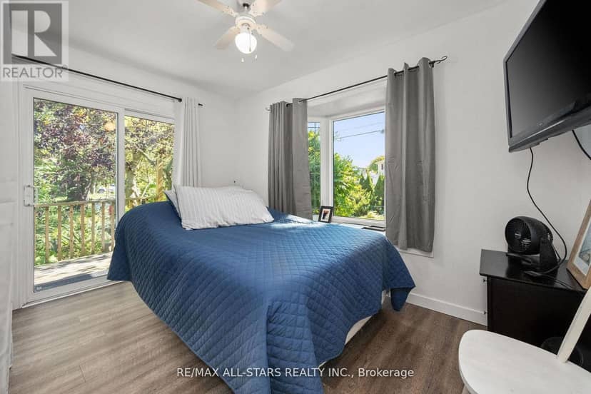 40 Riverglen Drive — photo 12 of 40
