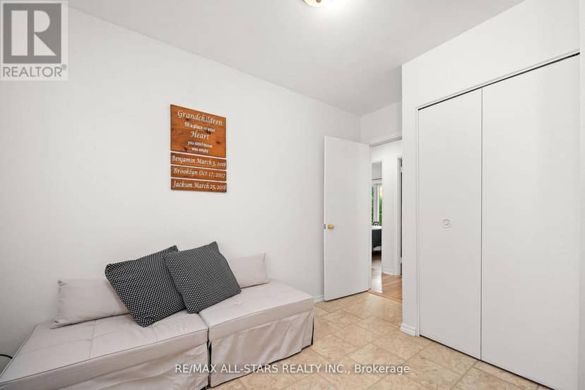40 Riverglen Drive — photo 16 of 40