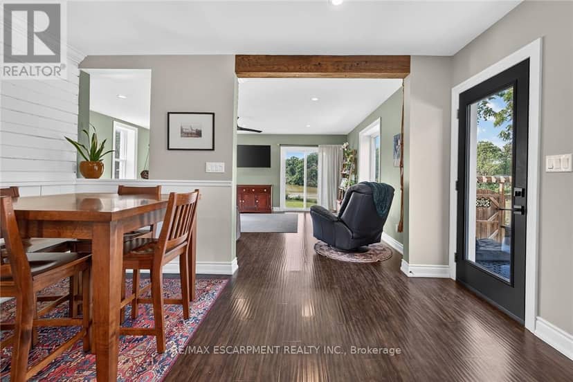 7327 Rainham Road — photo 13 of 40