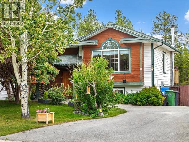 40 Tigereye Crescent — photo 1 of 33