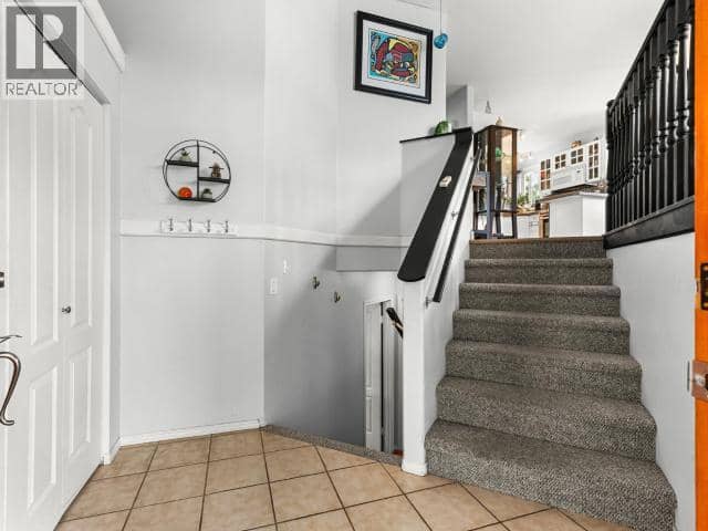 40 Tigereye Crescent — photo 4 of 33