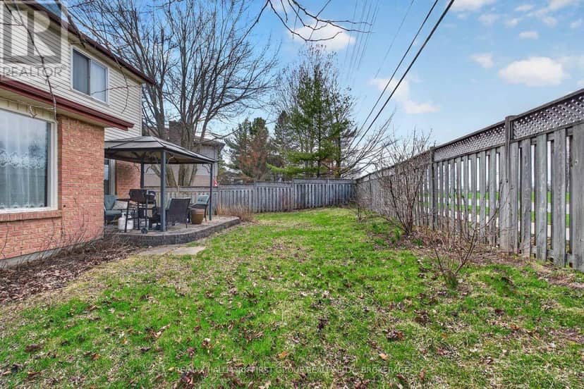 1130 Caitlin Crescent — photo 28 of 32