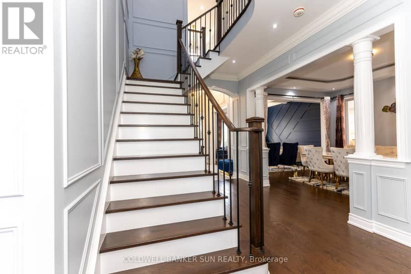 48 Hanbury Crescent — photo 18 of 40