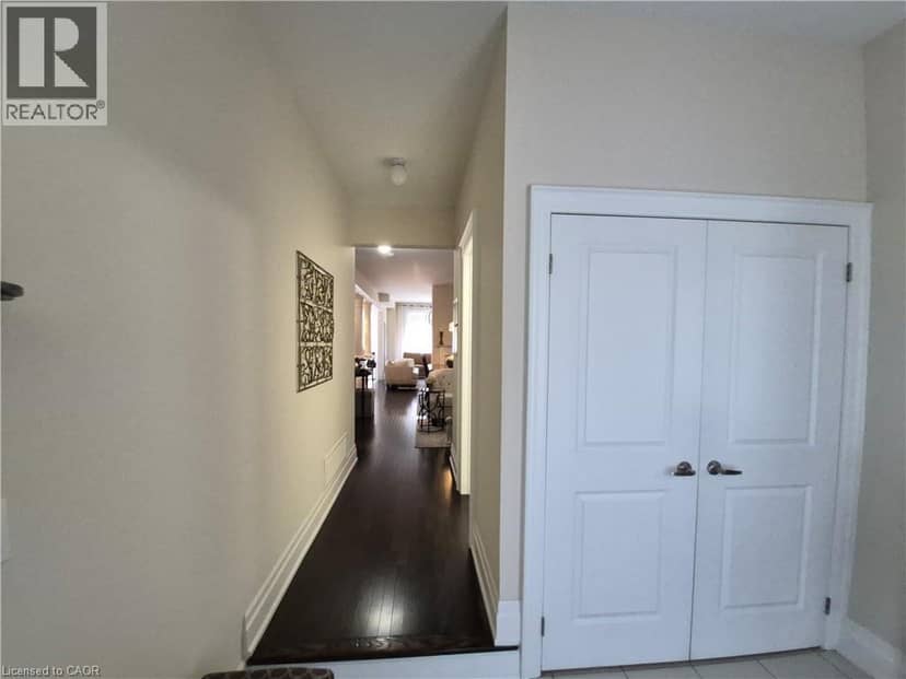 610 SWEETWATER Crescent — photo 4 of 32