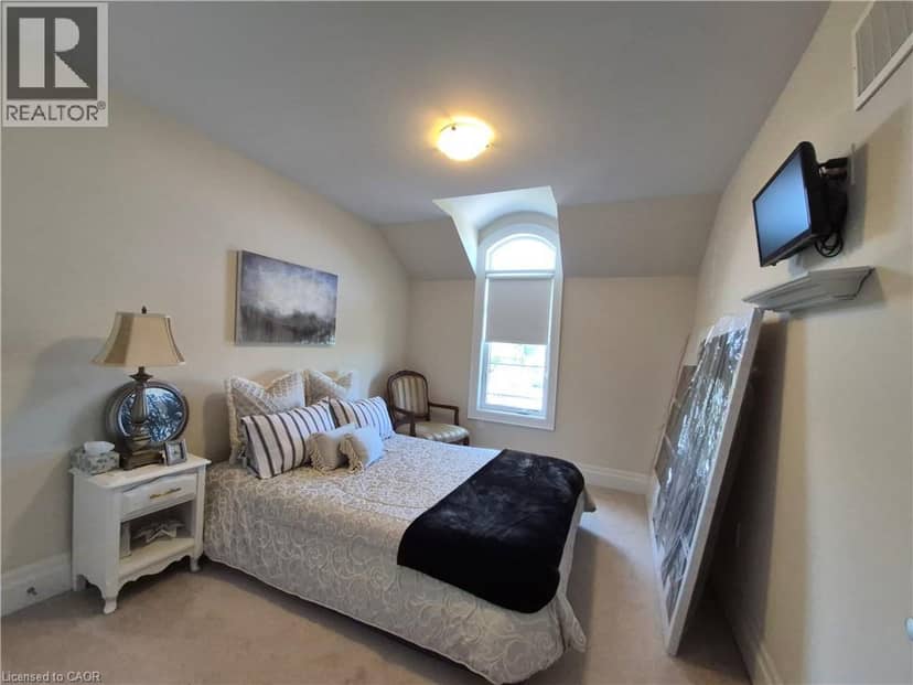 610 SWEETWATER Crescent — photo 17 of 32