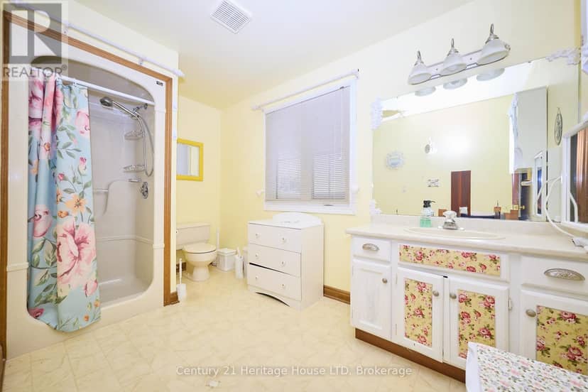 20 - 2720 Mewburn Road — photo 14 of 35