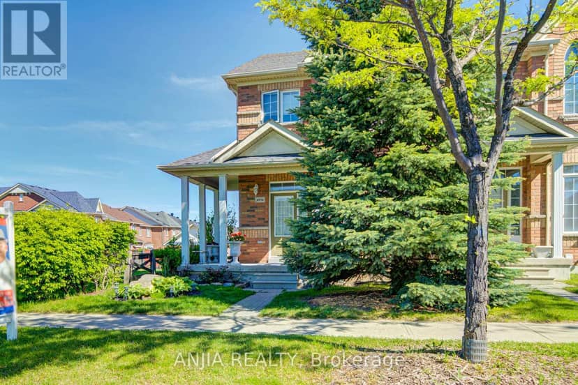 6926 14th Avenue, Markham, photo 2