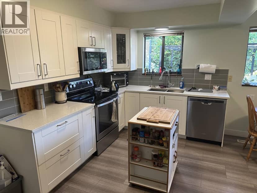 1902 TAYLOR STREET, Port Coquitlam, photo 3