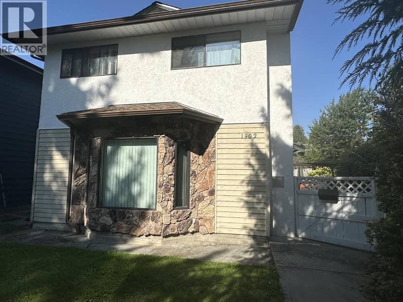 1902 TAYLOR STREET, Port Coquitlam