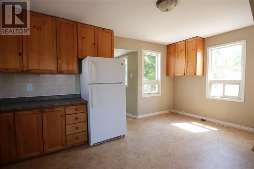 236 Mountain Street — photo 4 of 16