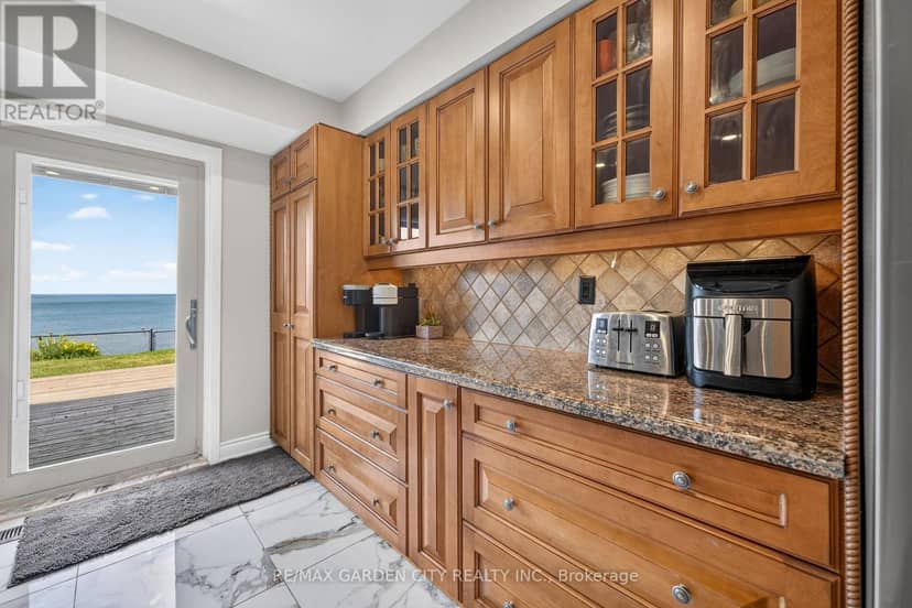 15 Cheval Drive — photo 20 of 40