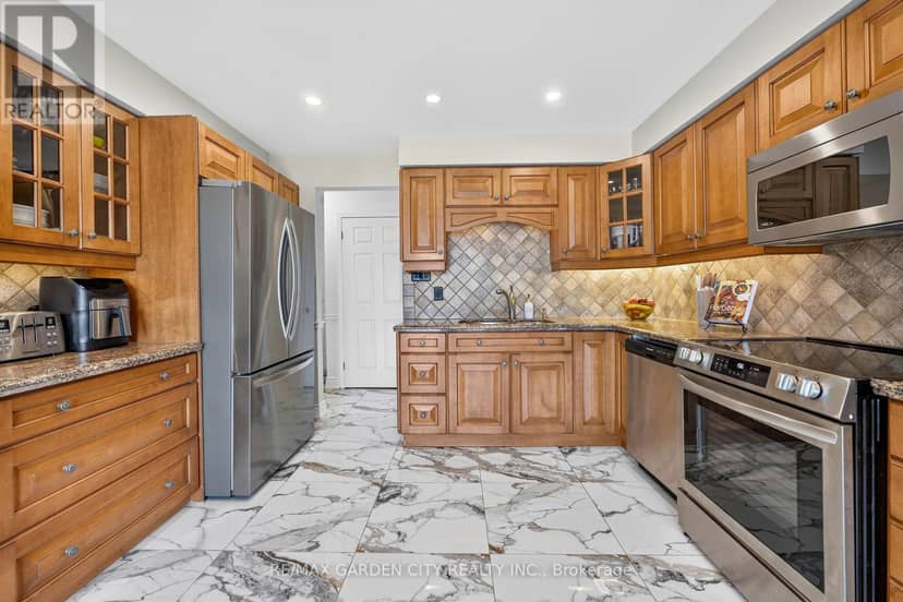 15 Cheval Drive — photo 19 of 40