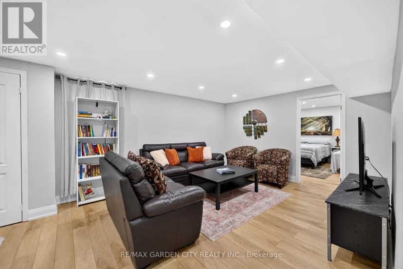 15 Cheval Drive — photo 38 of 40