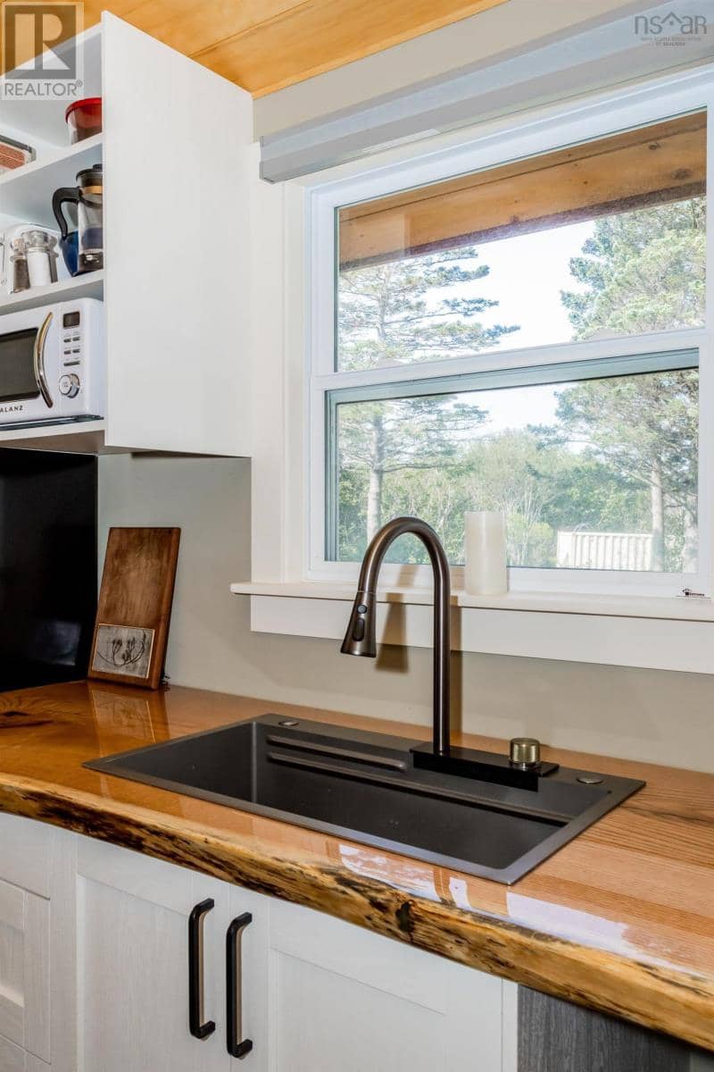 6829 Highway 101 — photo 11 of 30
