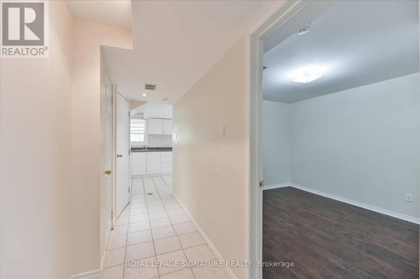 5481 Palmerston Crescent — photo 37 of 40