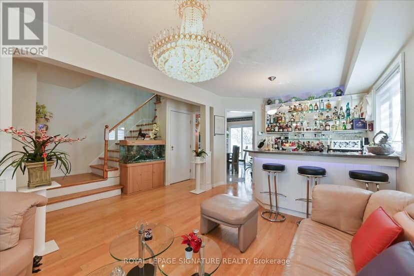 5481 Palmerston Crescent — photo 9 of 40