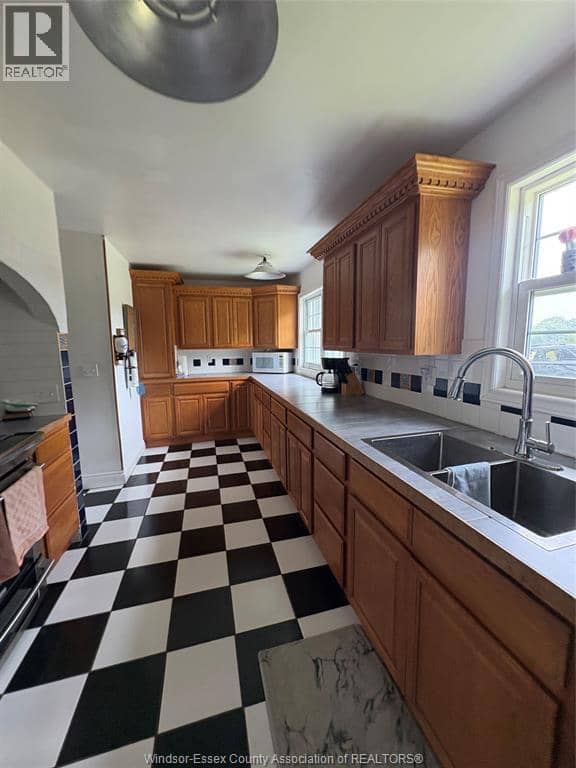 949 East West Rd — photo 18 of 40
