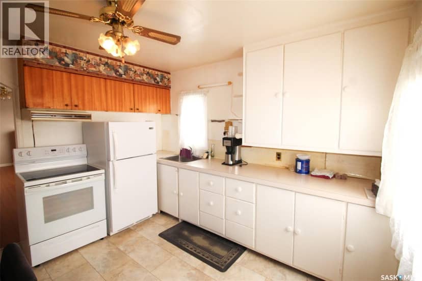 261 2nd AVENUE W, Shaunavon, photo 2