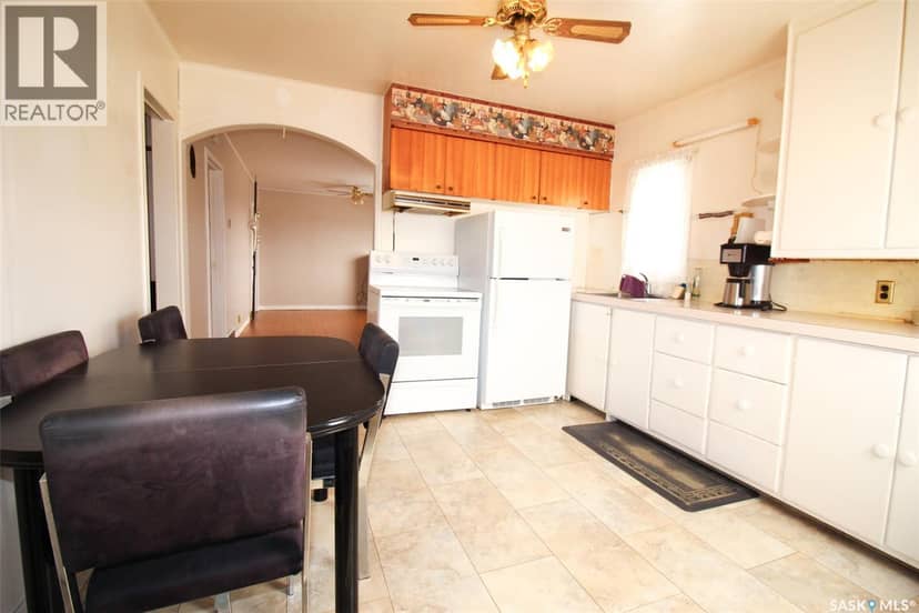 261 2nd AVENUE W, Shaunavon, photo 3