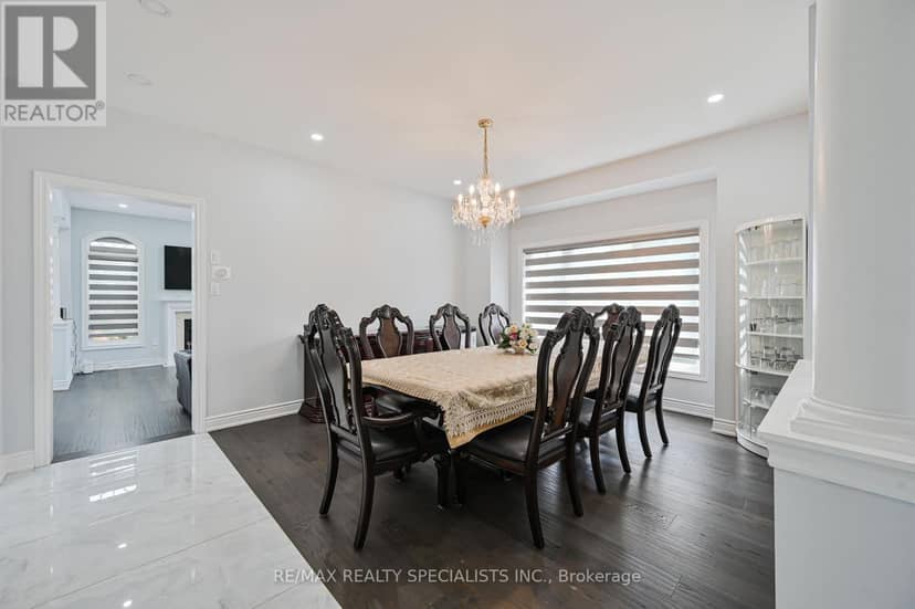 72 Village Lake Crescent — photo 11 of 40
