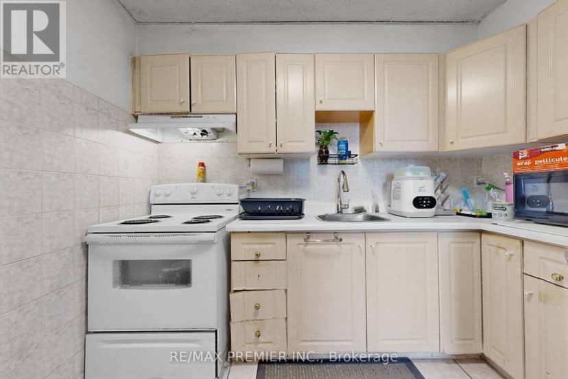 428 - 4645 Jane Street — photo 14 of 25