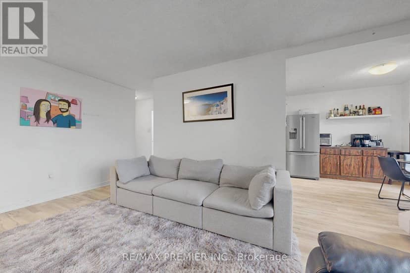 428 - 4645 Jane Street — photo 7 of 25