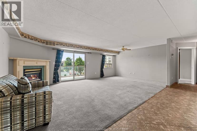 310 VILLAGE GROVE DRIVE Unit# 213 — photo 16 of 39