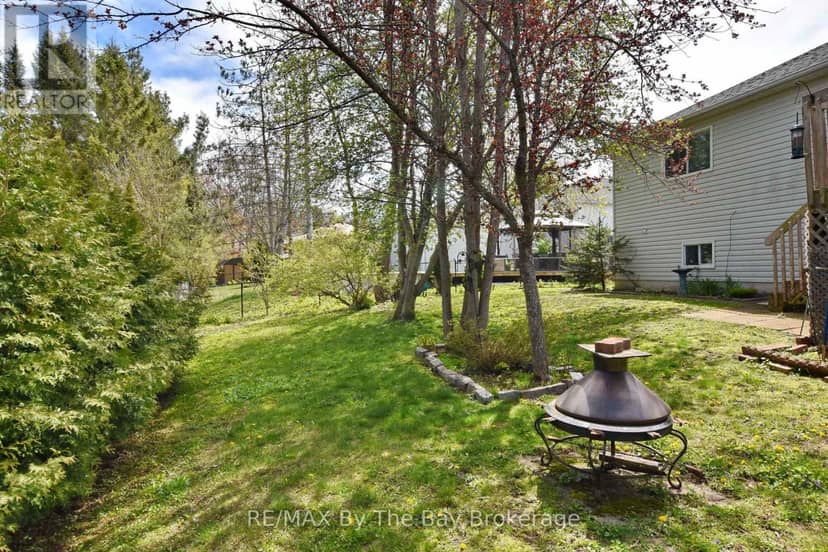 17 Acorn Crescent — photo 10 of 37