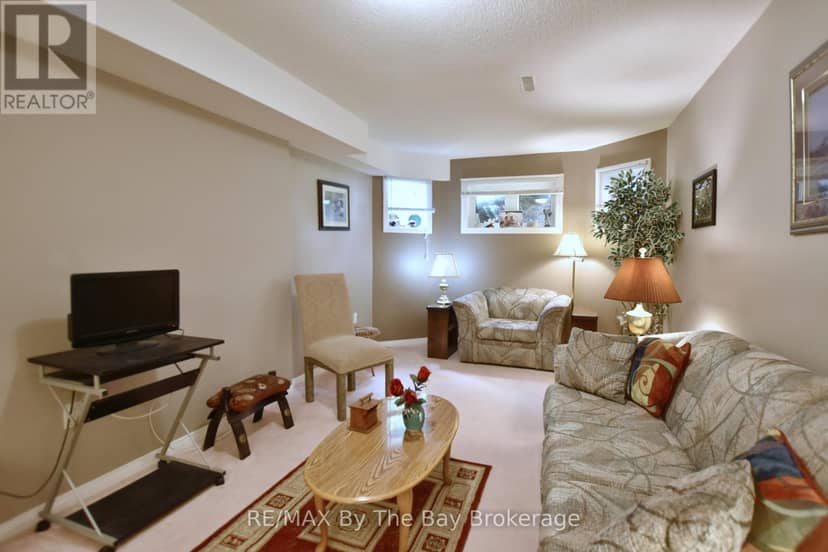 17 Acorn Crescent — photo 29 of 37