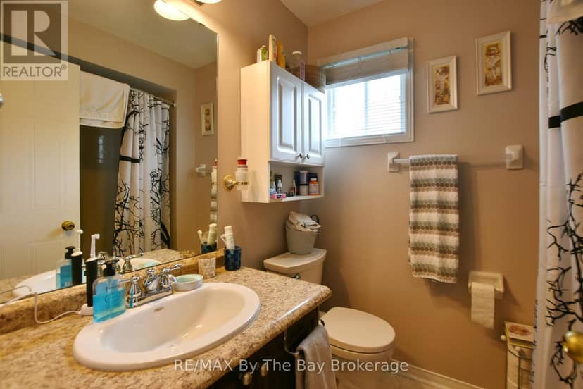 17 Acorn Crescent — photo 25 of 37