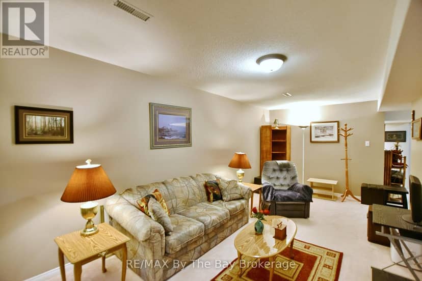 17 Acorn Crescent — photo 30 of 37