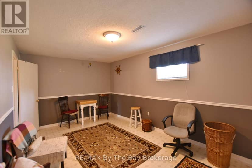 17 Acorn Crescent — photo 35 of 37