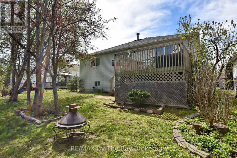 17 Acorn Crescent — photo 9 of 37