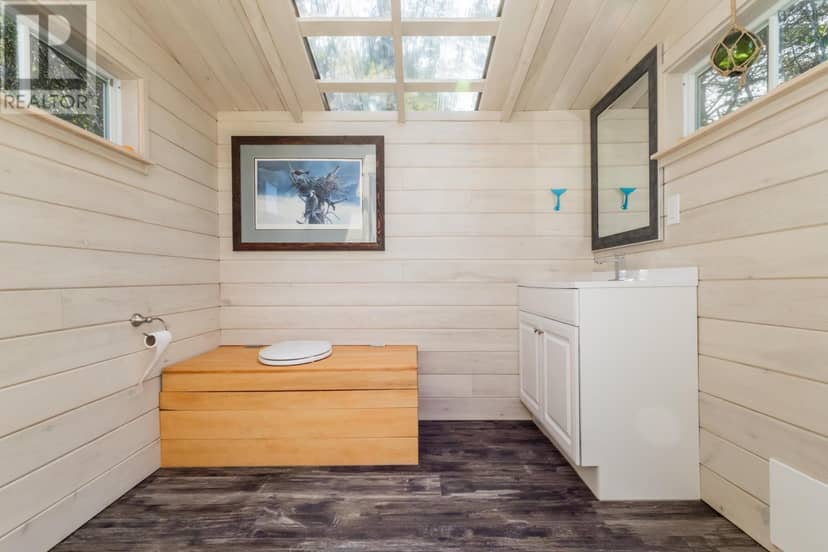6829 Highway 101 — photo 15 of 30