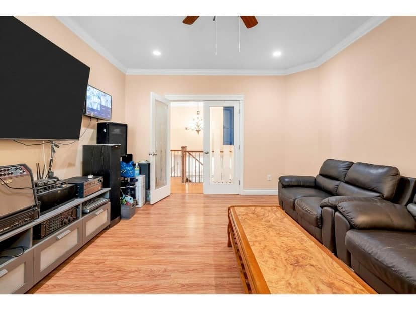 14065 100 AVENUE, Surrey, photo 2