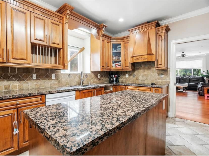 14065 100 AVENUE, Surrey, photo 4