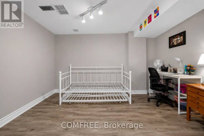 15D View Green Crescent — photo 18 of 20