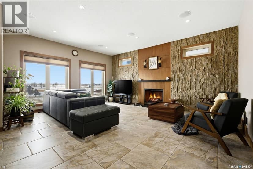 7502 Lilac PLACE — photo 3 of 40