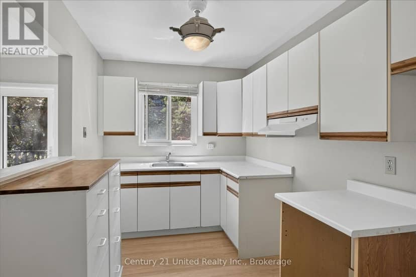 201 - 136 Ware Street — photo 16 of 40
