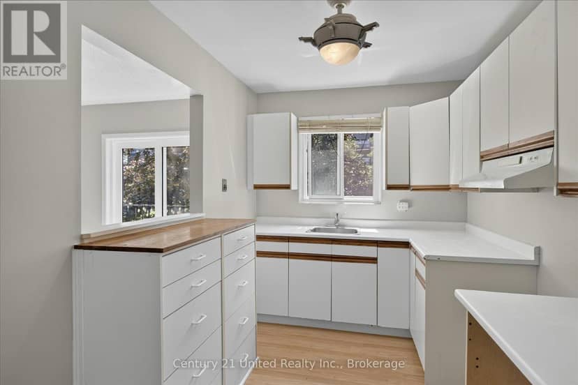 201 - 136 Ware Street — photo 17 of 40