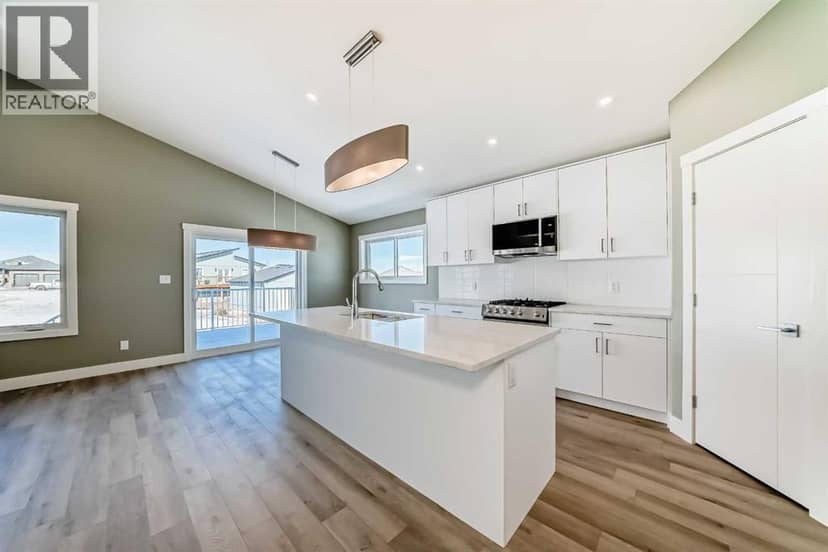 2017 30 Avenue — photo 9 of 40