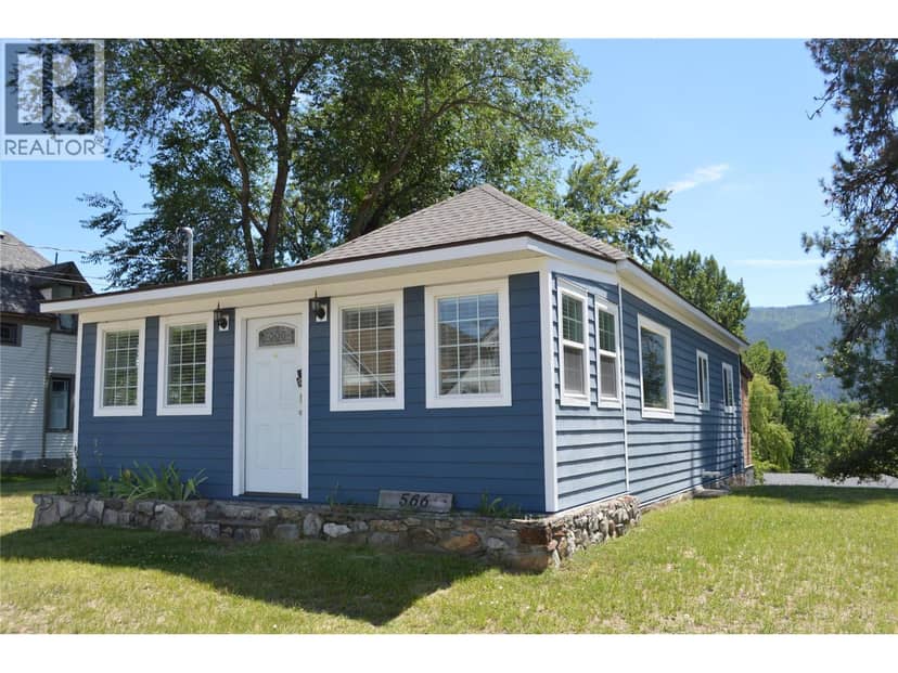 566 72ND Avenue, Grand Forks